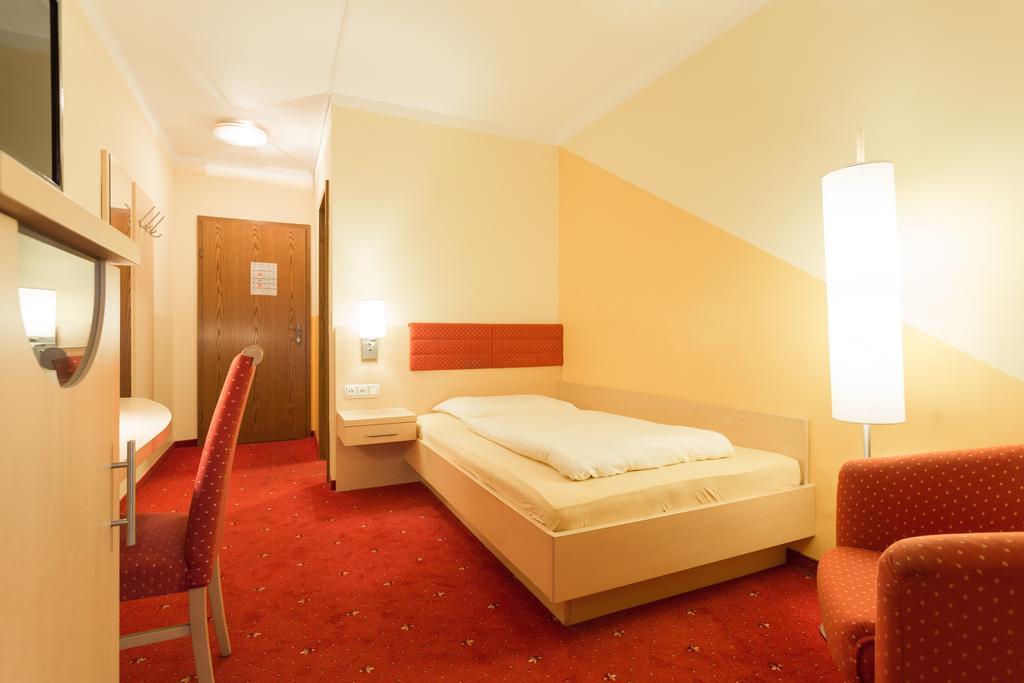 Hotel Restaurant Boeck "Roter Hahn" Sankt Poelten Luaran gambar